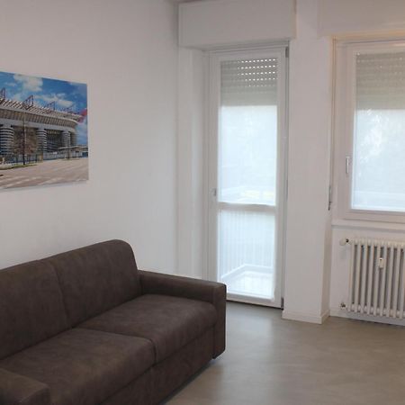 Villa Travelounge Milano San Siro Exterior foto